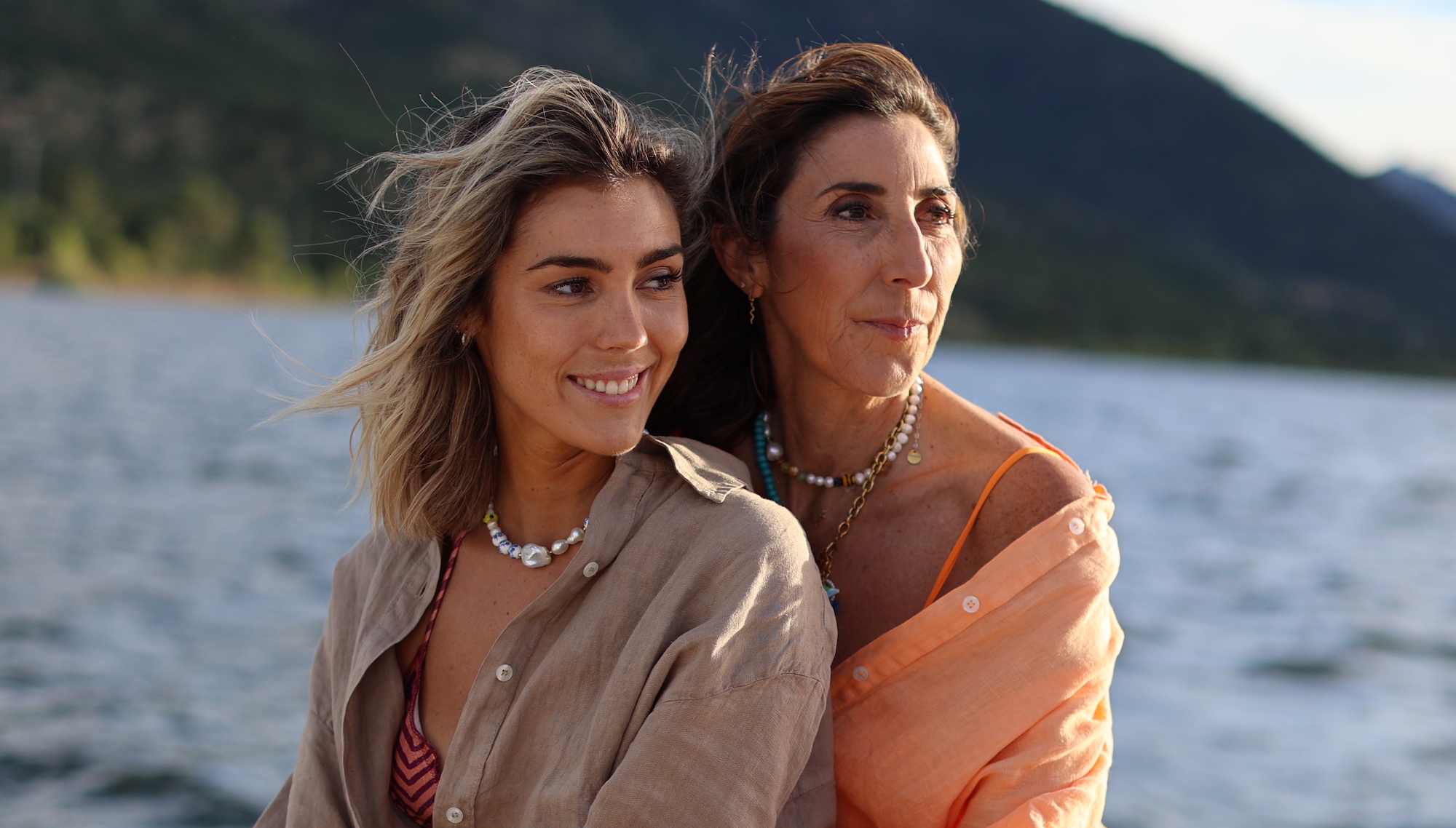 Paz Padilla y Anna Ferrer - Te falta un viaje (Mediaset)