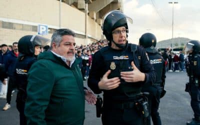 ‘Apatrullando’ se adentra en el mundo de los Antidisturbios para mostrar cómo se garantiza la seguridad frente a los ultras del fútbol